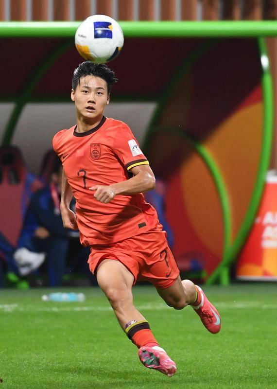 关于球员实力突出,国内足球联赛比赛精彩非凡的信息 关于球员实力突出,国内足球联赛比赛精彩非凡的信息