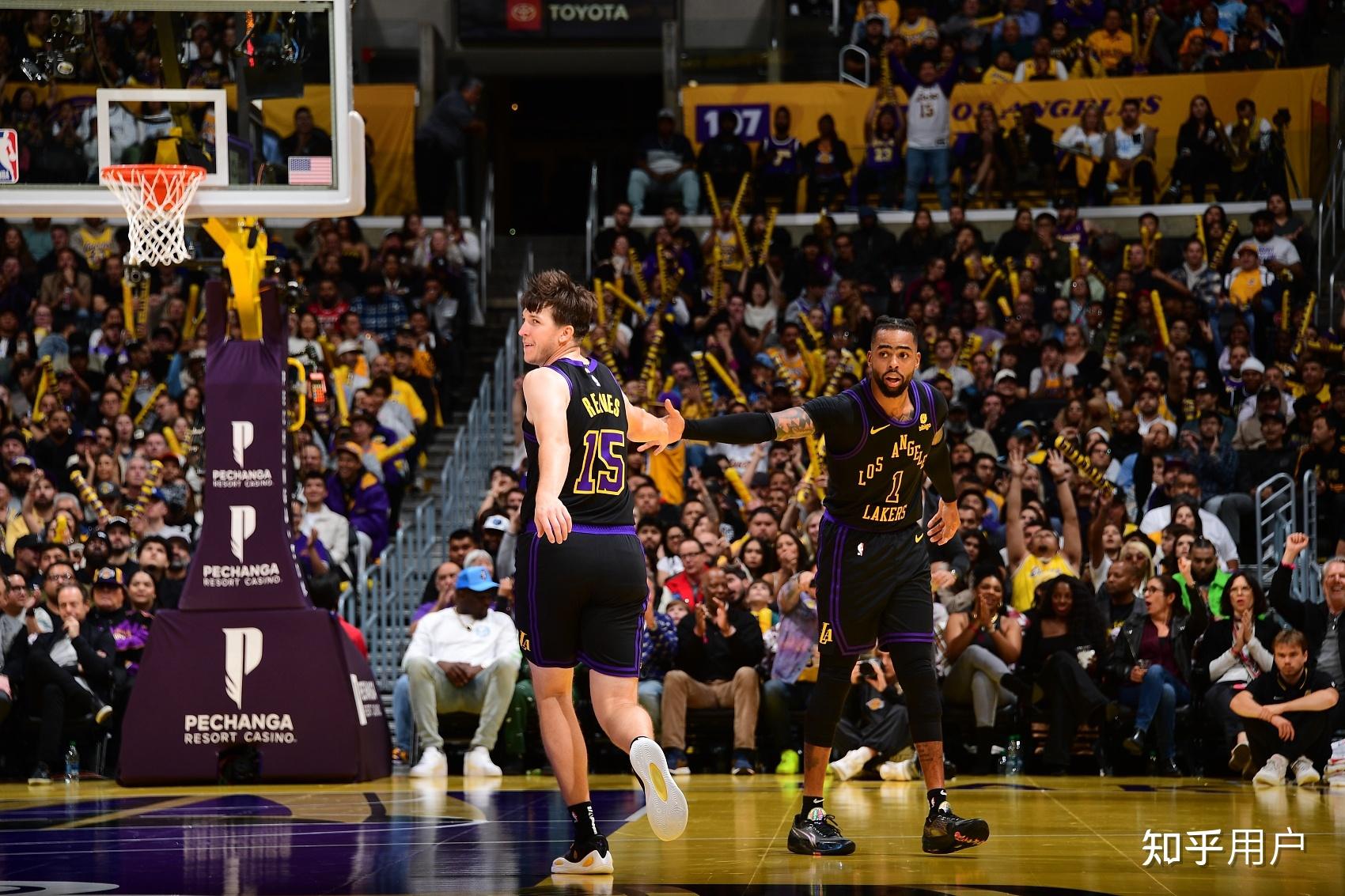 包含湖人客场战胜雄鹿,戴维斯分领衔的词条 包含湖人客场战胜雄鹿,戴维斯分领衔的词条