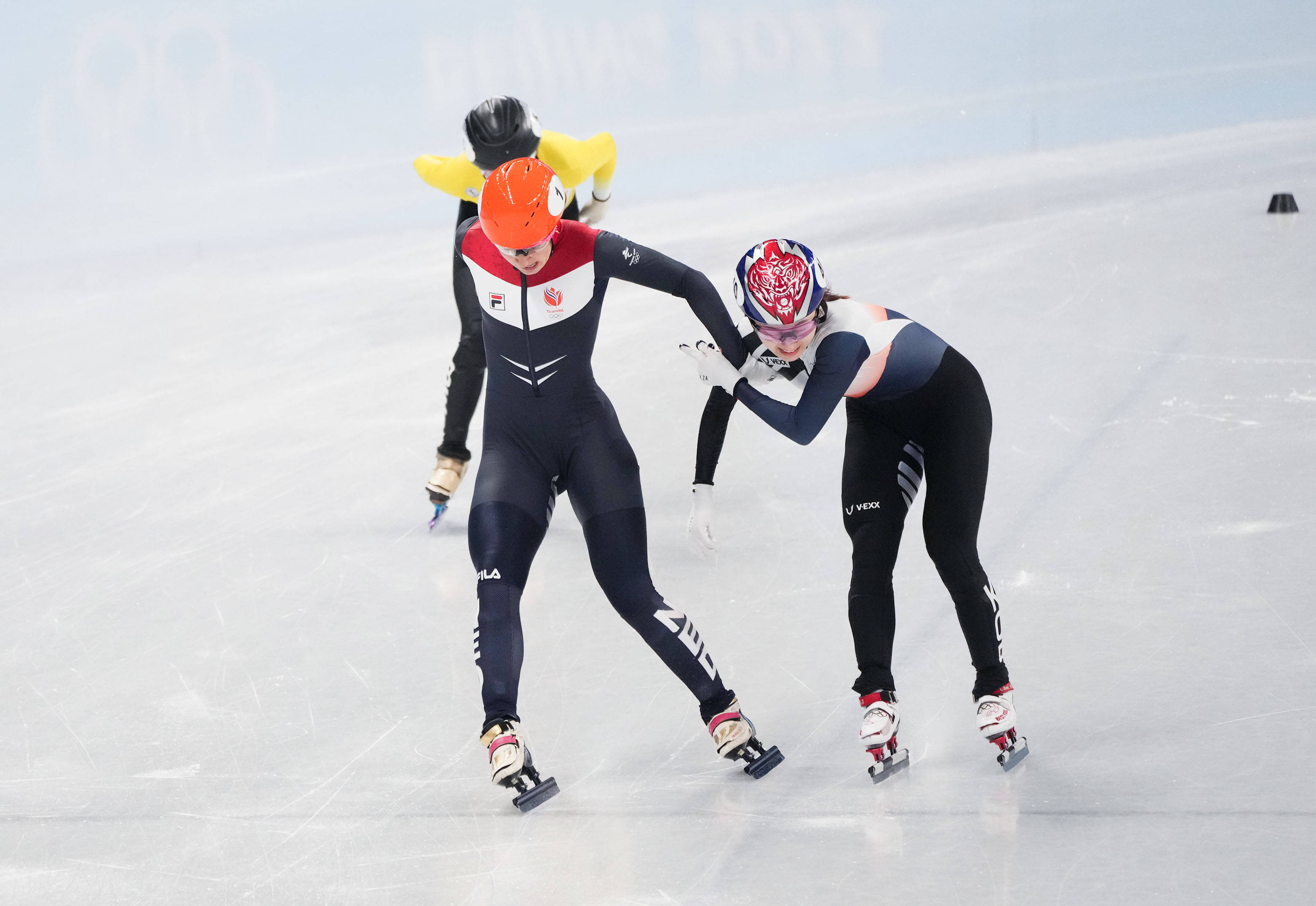 荷兰冰壶队夺冠,一路高歌入云 荷兰冰壶队夺冠,一路高歌入云