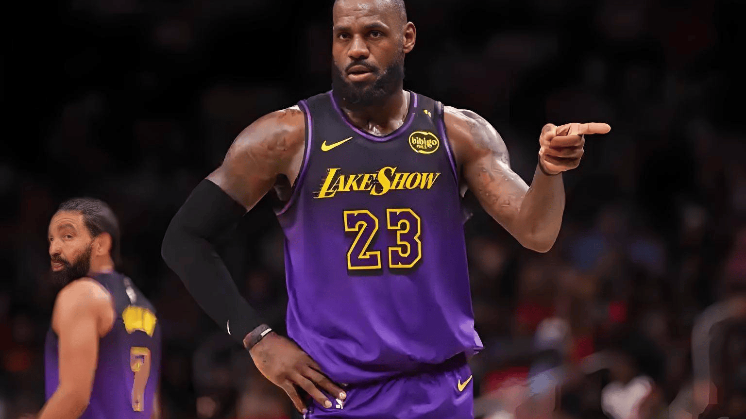 勒布朗詹姆斯再次领军,队伍士气昂扬欲打破记录的简单介绍 勒布朗詹姆斯再次领军,队伍士气昂扬欲打破记录的简单介绍