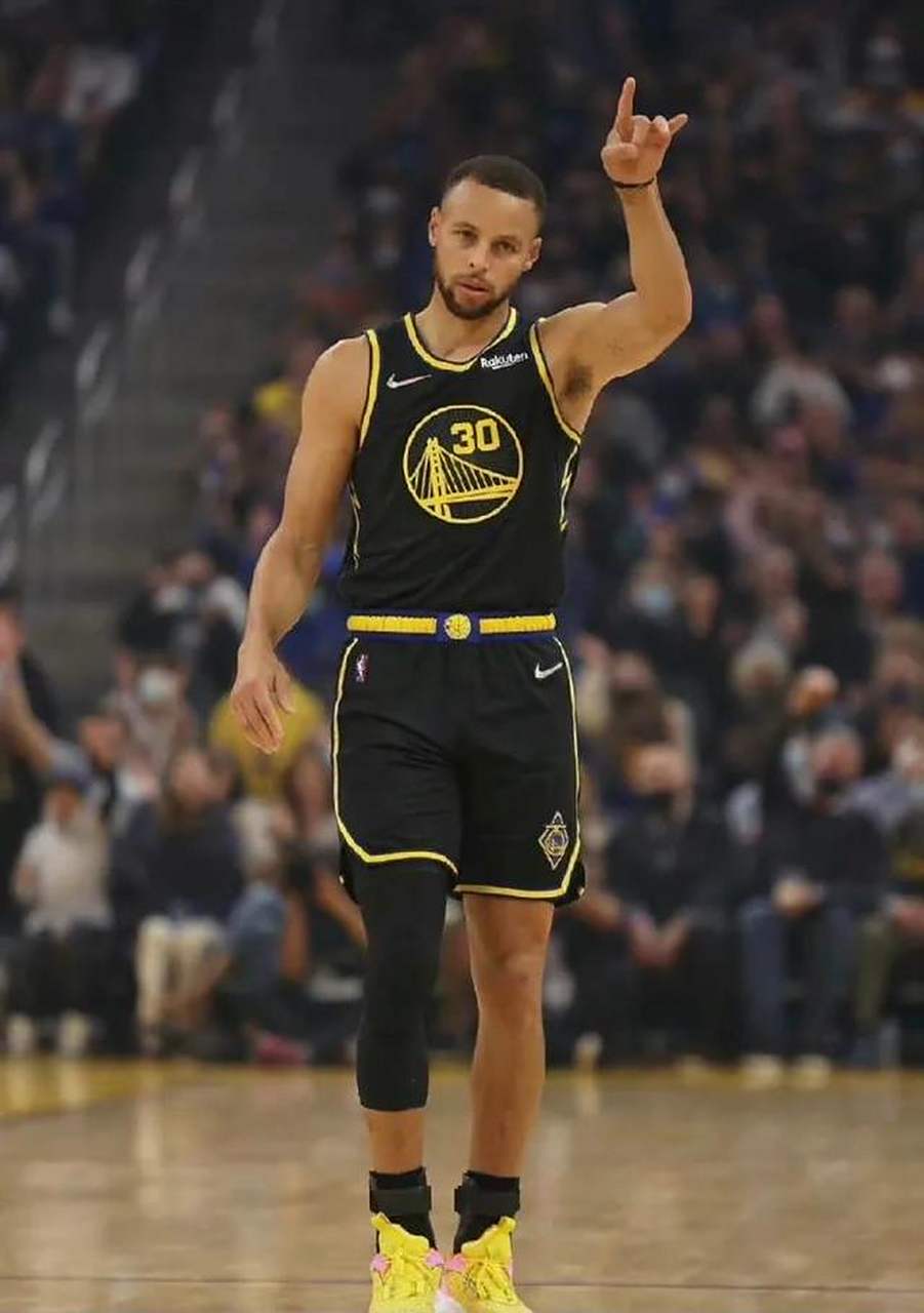 勇士击败太阳,表现出色赢得胜利 勇士击败太阳,表现出色赢得胜利