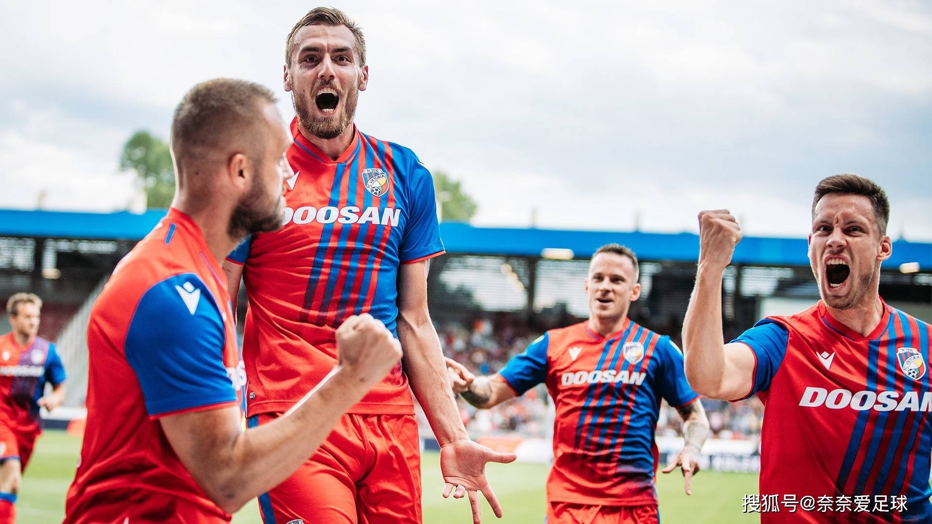 阿尔伯蒂尼联合主场大胜,晋级附加赛的位置之靠前 阿尔伯蒂尼联合主场大胜,晋级附加赛的位置之靠前