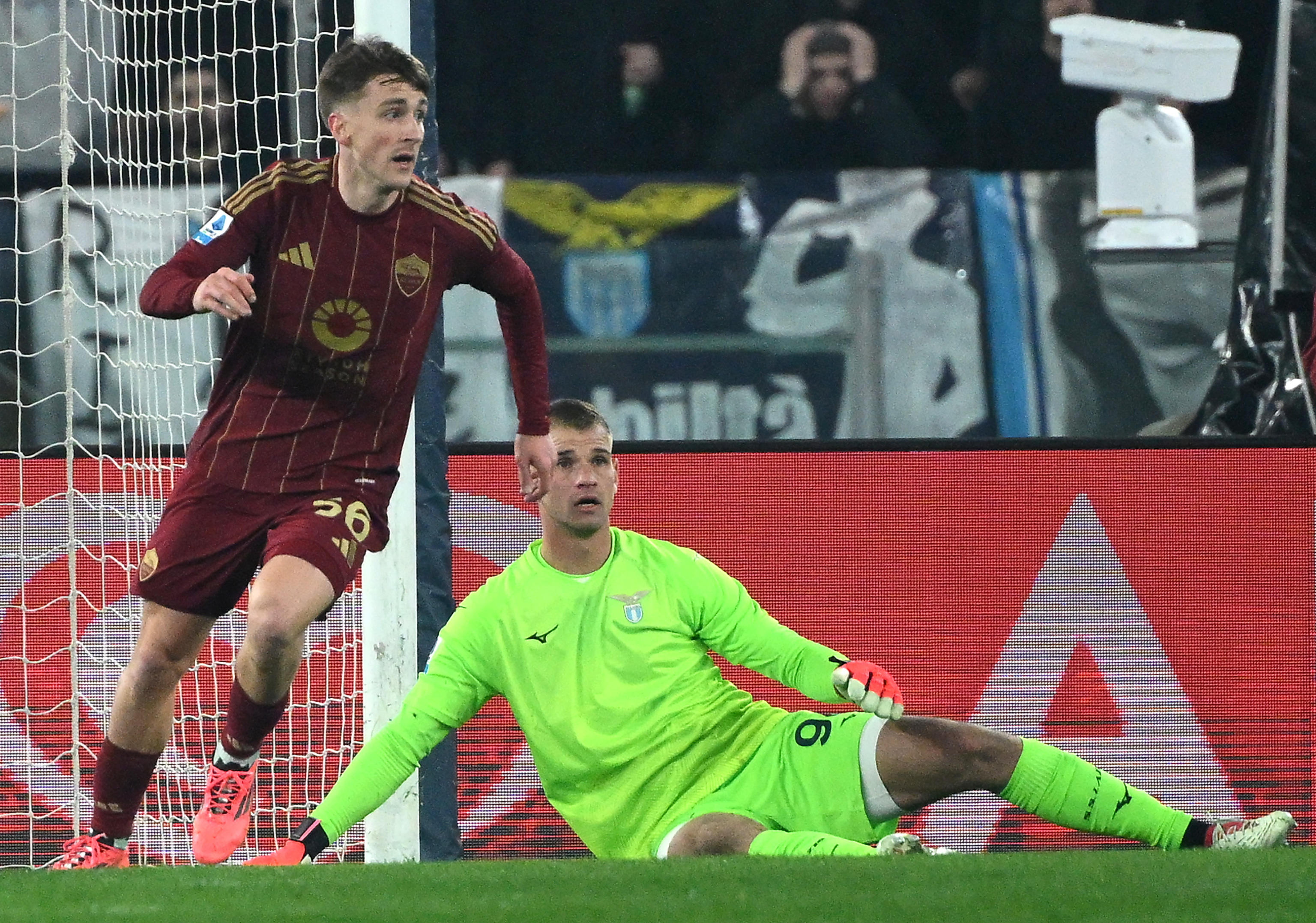 罗马尼亚队晋级欧洲杯,奋勇向前 罗马尼亚队晋级欧洲杯,奋勇向前