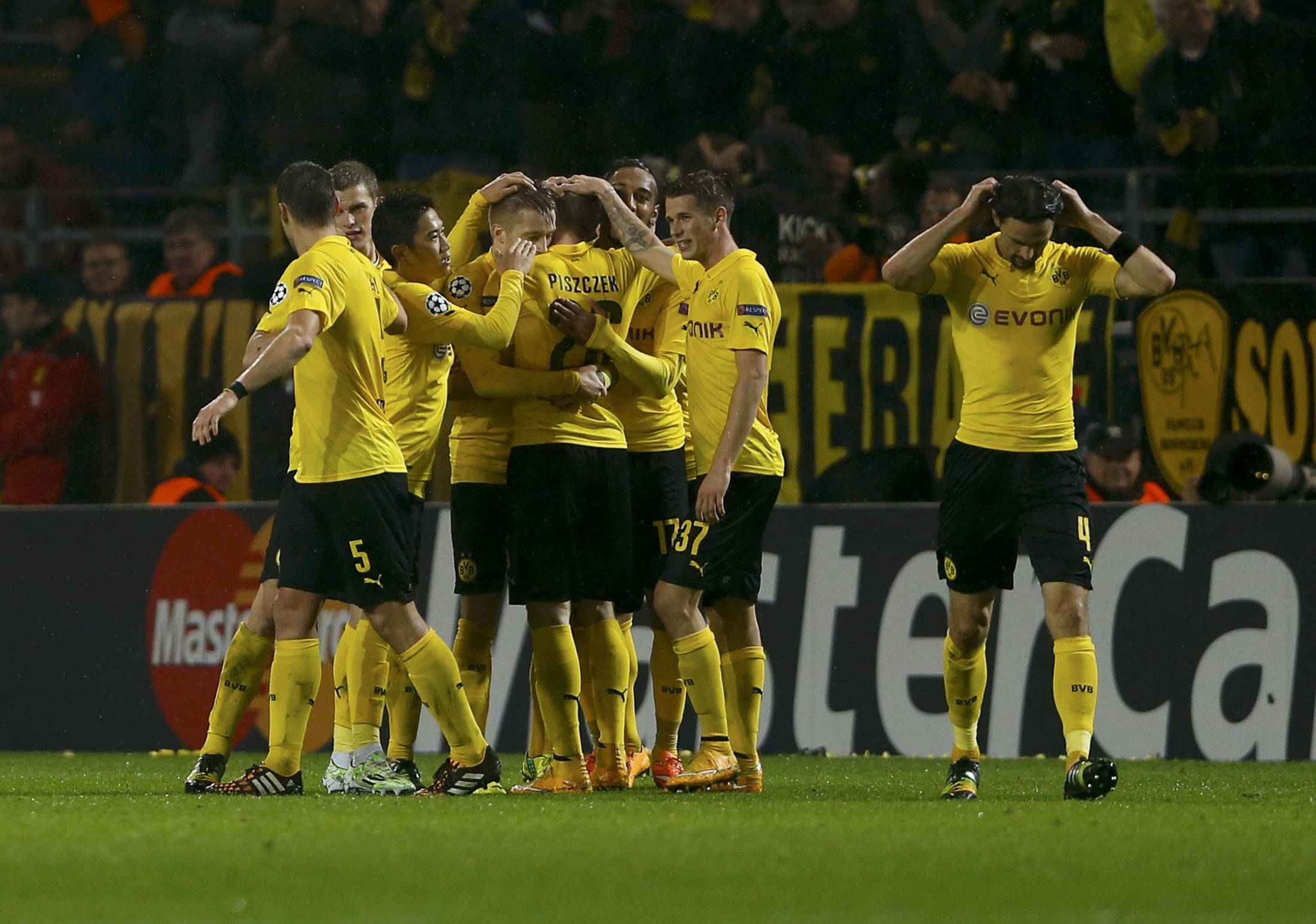 奥格斯堡遭遇失利,被法兰克福击败 奥格斯堡遭遇失利,被法兰克福击败