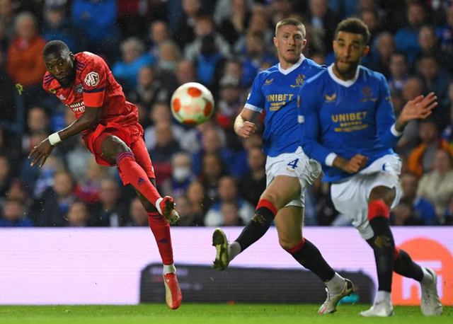 里昂客战告负,主帅承诺球队调整战术迎新挑战 里昂客战告负,主帅承诺球队调整战术迎新挑战