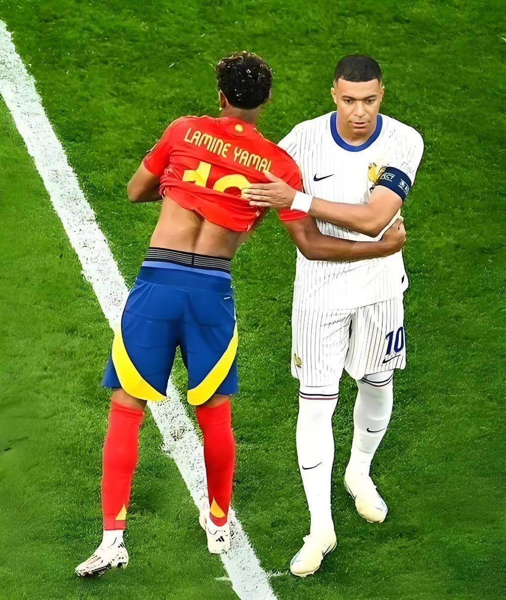 巴萨续约姆巴佩传闻再起,将与梅西搭档 巴萨续约姆巴佩传闻再起,将与梅西搭档