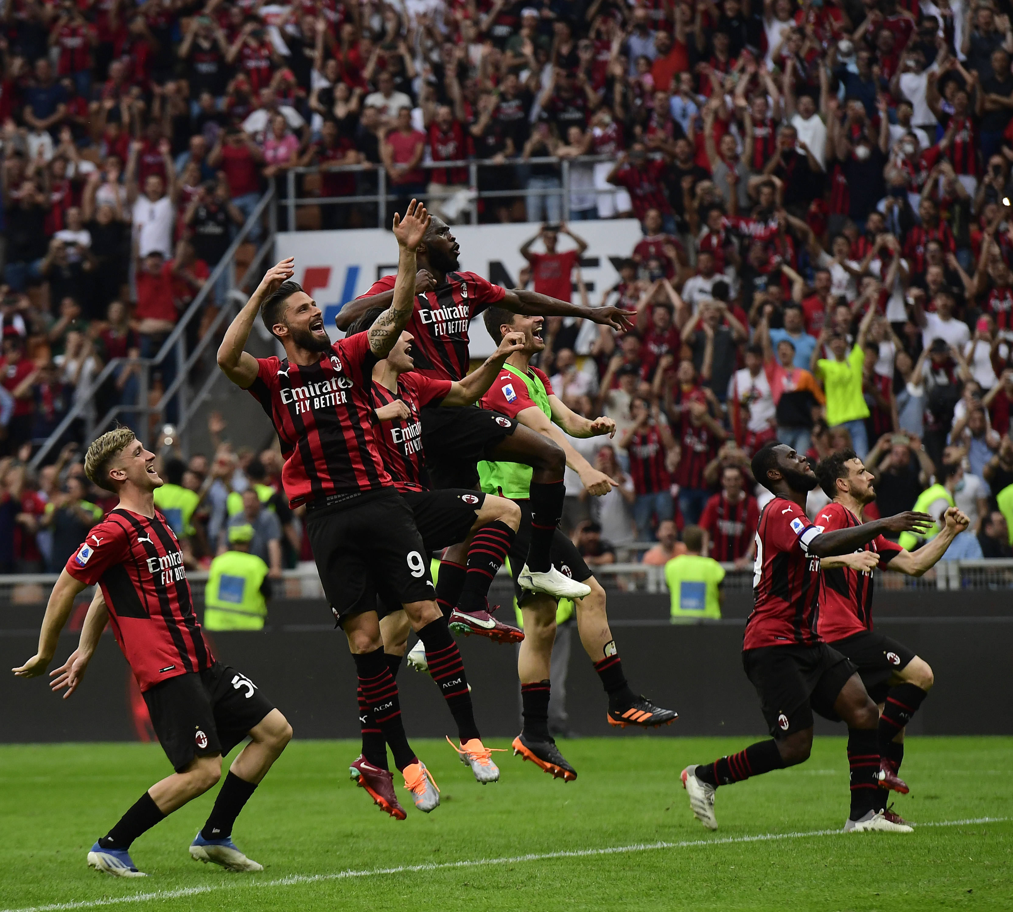 AC米兰客场战平尤文图斯,争霸重燃 AC米兰客场战平尤文图斯,争霸重燃