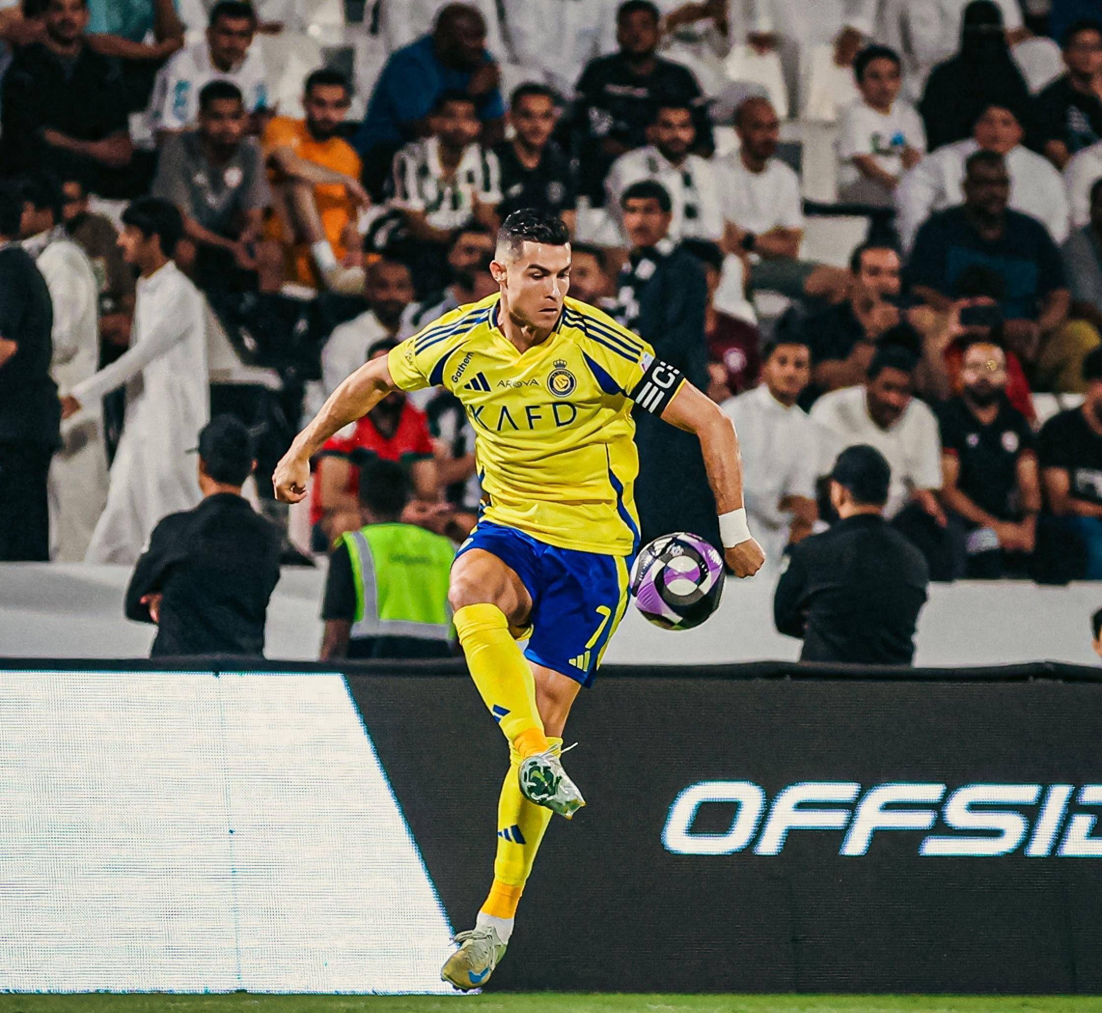 球队获得惊人胜利,斩获冠军宝座 球队获得惊人胜利,斩获冠军宝座