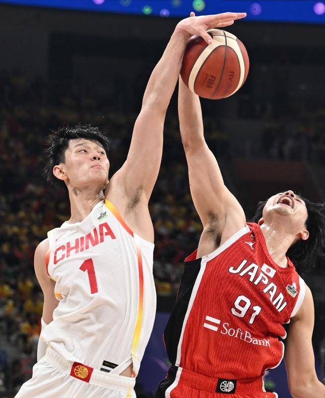 亚洲杯预选:中国队无往不胜,轻松取胜 亚洲杯预选:中国队无往不胜,轻松取胜