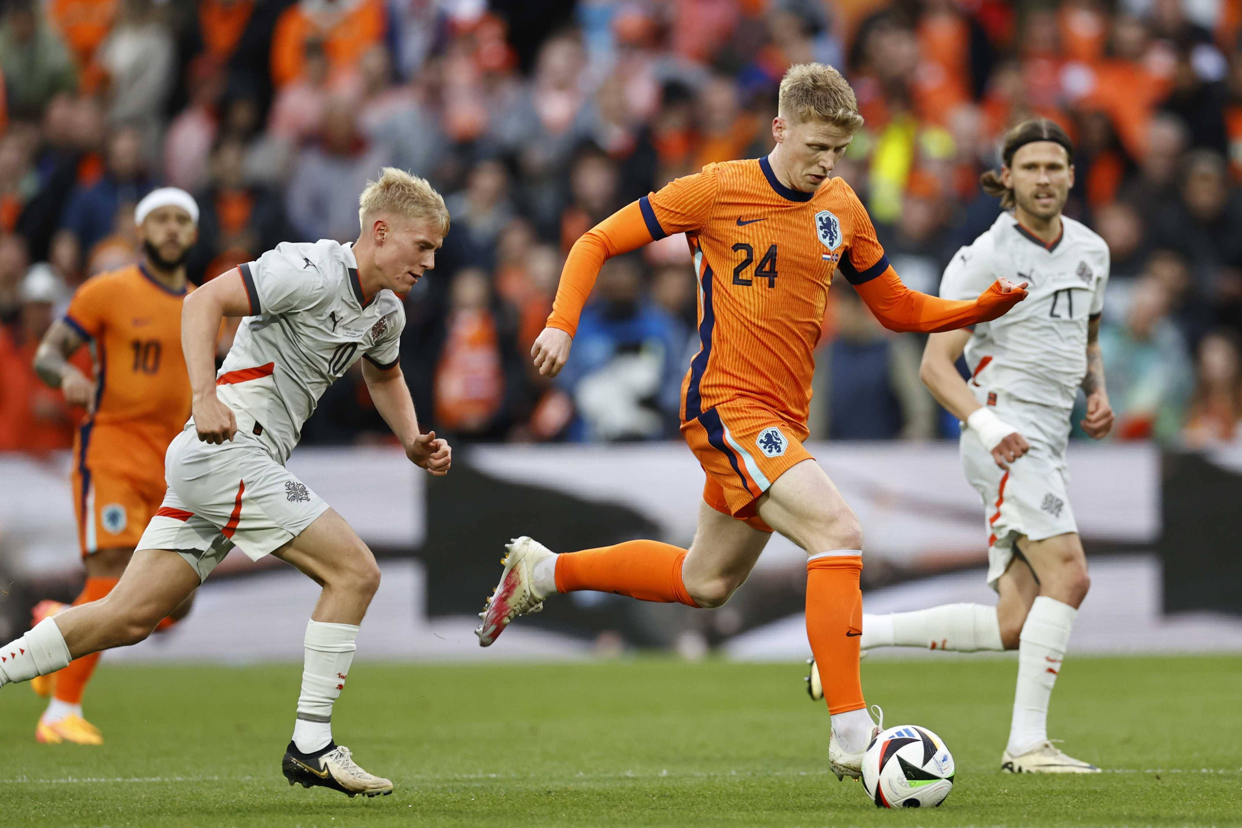 荷兰队在客场战胜挪威,取得关键胜利的简单介绍 荷兰队在客场战胜挪威,取得关键胜利的简单介绍