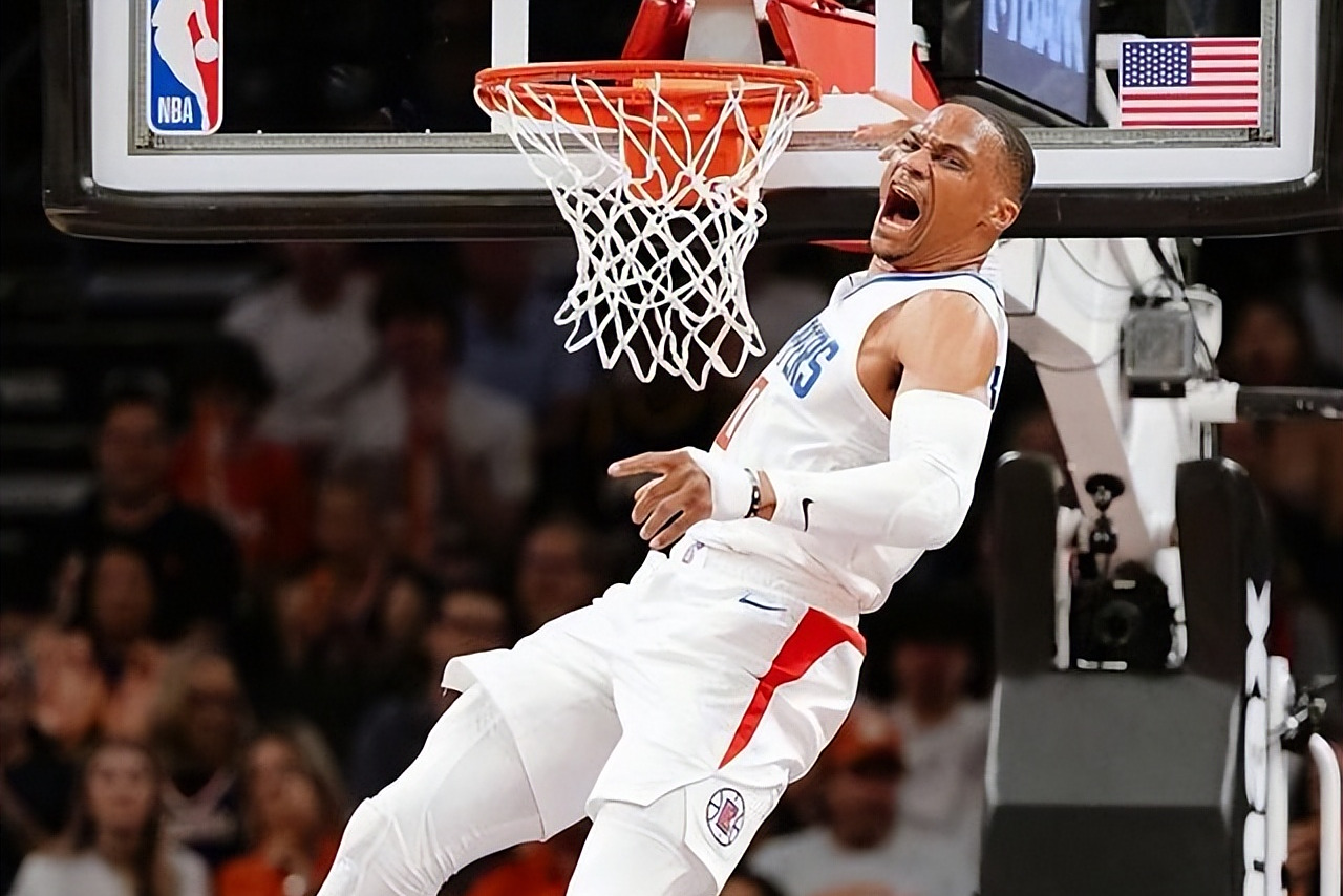 强强对话!两支顶尖球队将在场上激烈对抗 强强对话!两支顶尖球队将在场上激烈对抗