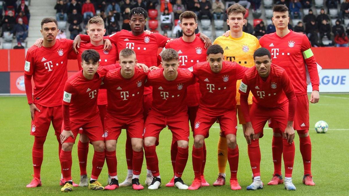 拜仁慕尼黑客场逆转多特蒙德,领跑积分榜 拜仁慕尼黑客场逆转多特蒙德,领跑积分榜