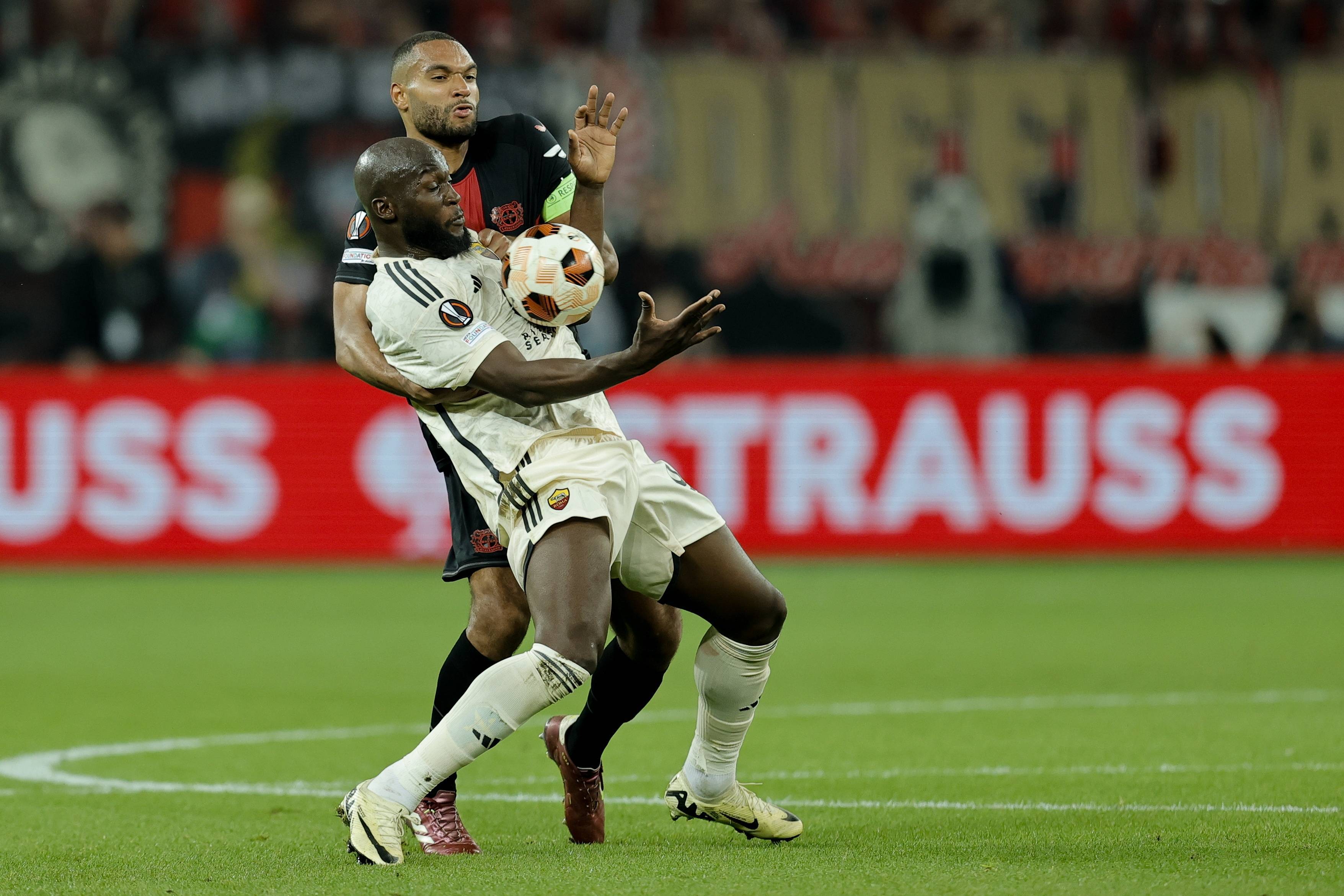 勒沃库森队在比赛中夺得胜利迈向领军 勒沃库森队在比赛中夺得胜利迈向领军