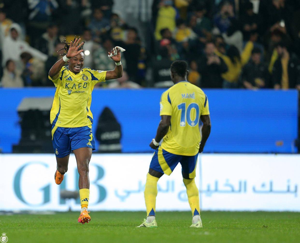 雷丁击败瓦特福德,主场取得胜利 雷丁击败瓦特福德,主场取得胜利