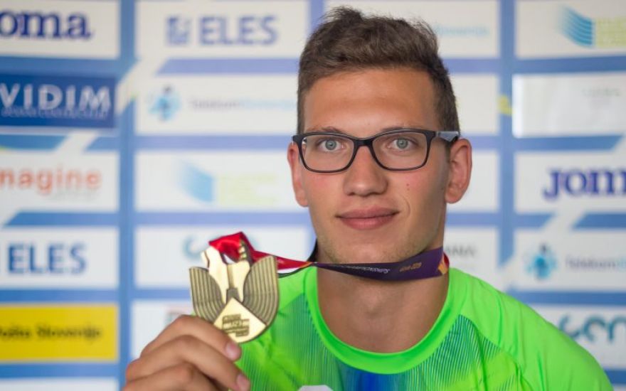 斯洛文尼亚田径选手勇猛争夺的简单介绍 斯洛文尼亚田径选手勇猛争夺的简单介绍