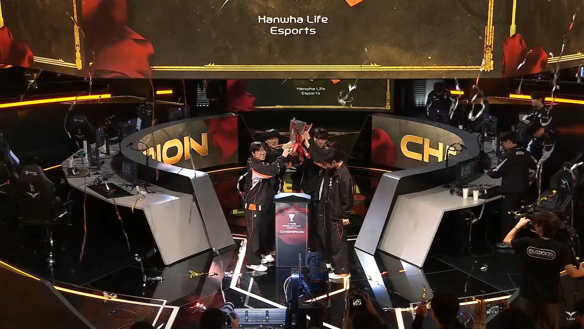 HLE轻取TES,Deft开启传奇时刻激烈交锋淘汰赛,锁定晋级资格 HLE轻取TES,Deft开启传奇时刻激烈交锋淘汰赛,锁定晋级资格