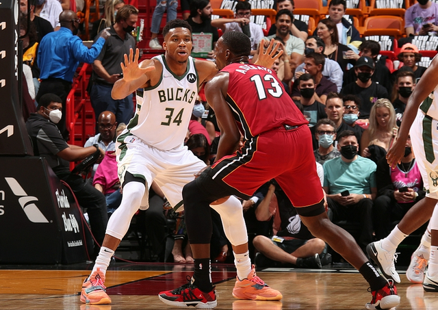 雄鹿大胜篮网,取得季后赛首胜 雄鹿大胜篮网,取得季后赛首胜