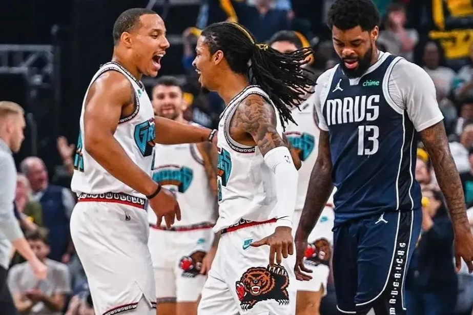 独行侠惨败开拓者,季后赛之路岌岌可危的简单介绍 独行侠惨败开拓者,季后赛之路岌岌可危的简单介绍