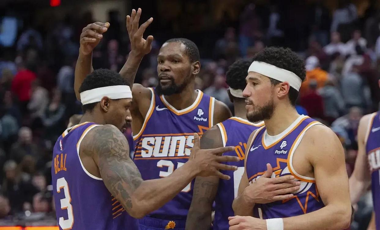 保罗领衔太阳队,积极备战季后赛 保罗领衔太阳队,积极备战季后赛