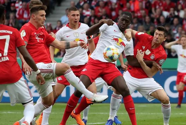 拜仁慑服对手,全队表现令人惊叹 拜仁慑服对手,全队表现令人惊叹