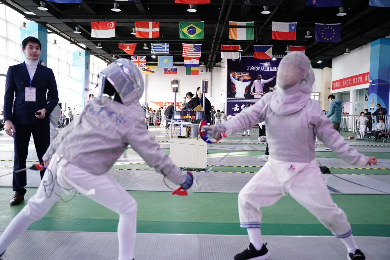 韩国击剑代表团实力惊艳,刀光剑影飞越极限 韩国击剑代表团实力惊艳,刀光剑影飞越极限