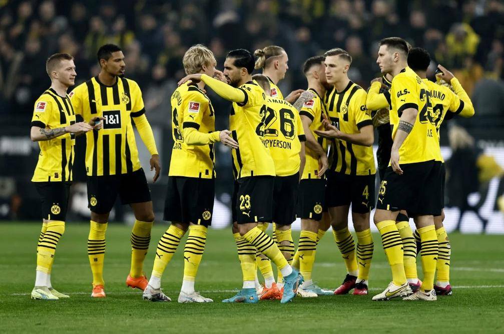 多特蒙德主场大胜,重返德甲前四 多特蒙德主场大胜,重返德甲前四