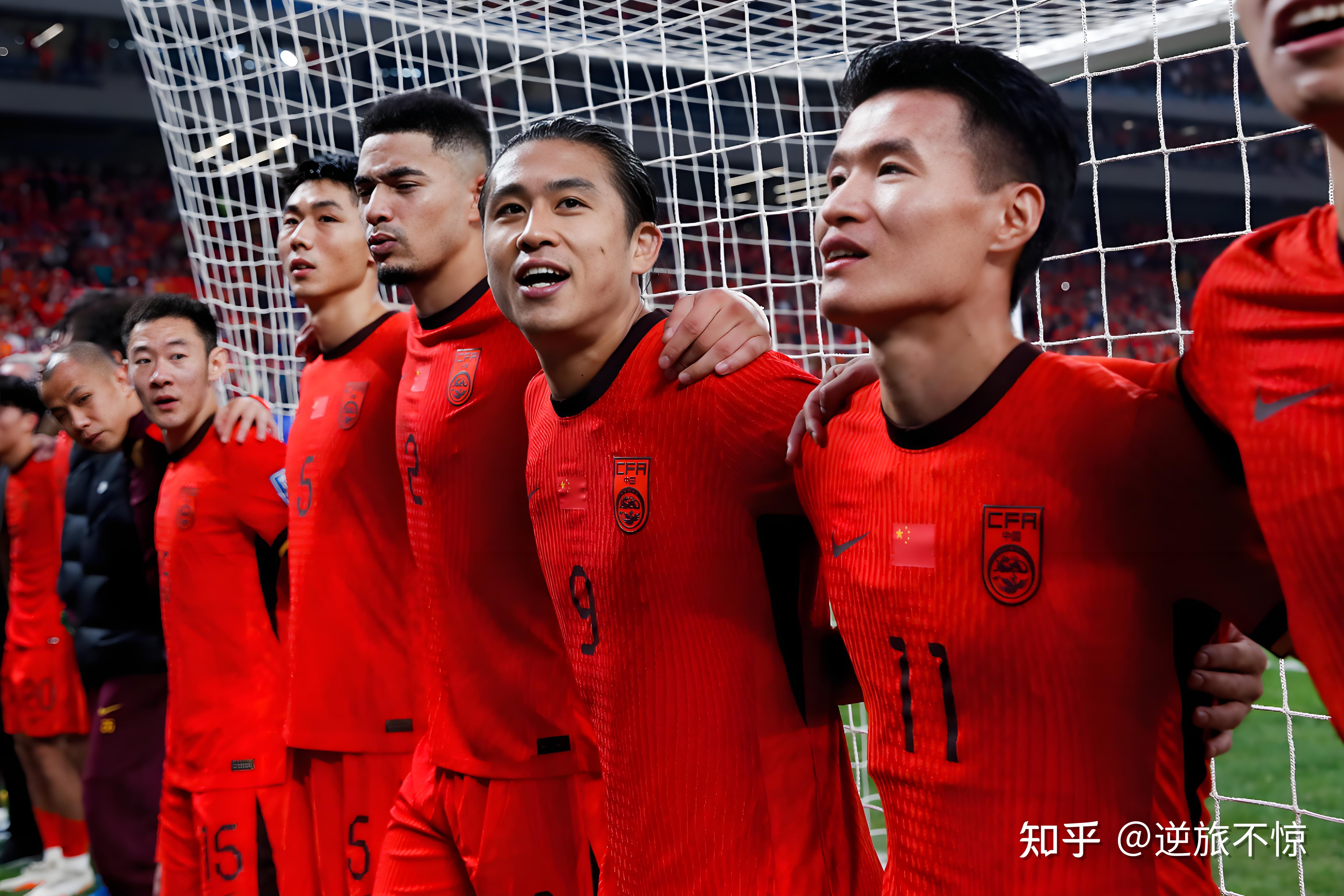 国际足坛华人球员大比拼,引起热议 国际足坛华人球员大比拼,引起热议