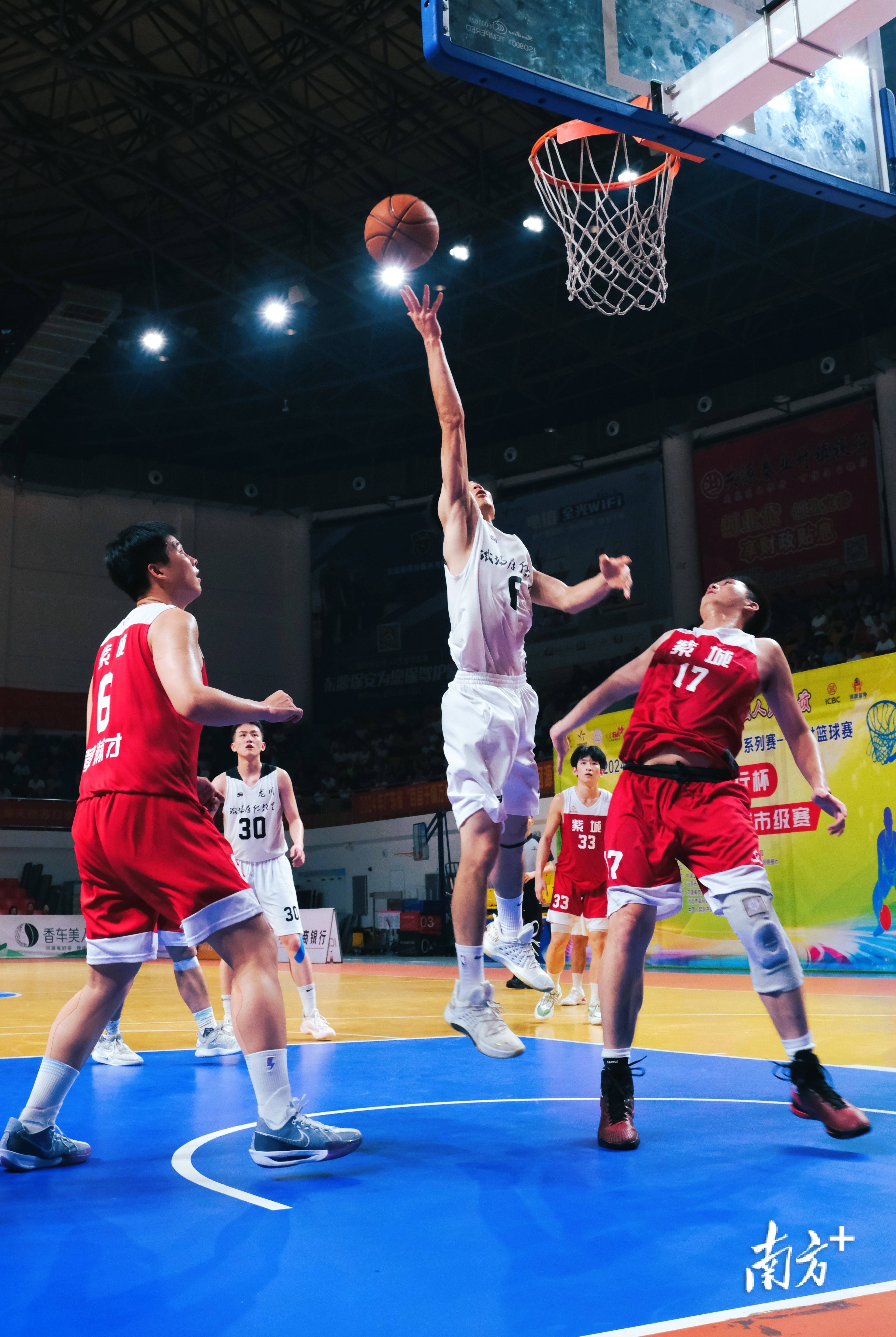 关于打破记录的瞬间,篮球比赛正在演绎着一个个传奇的信息 关于打破记录的瞬间,篮球比赛正在演绎着一个个传奇的信息