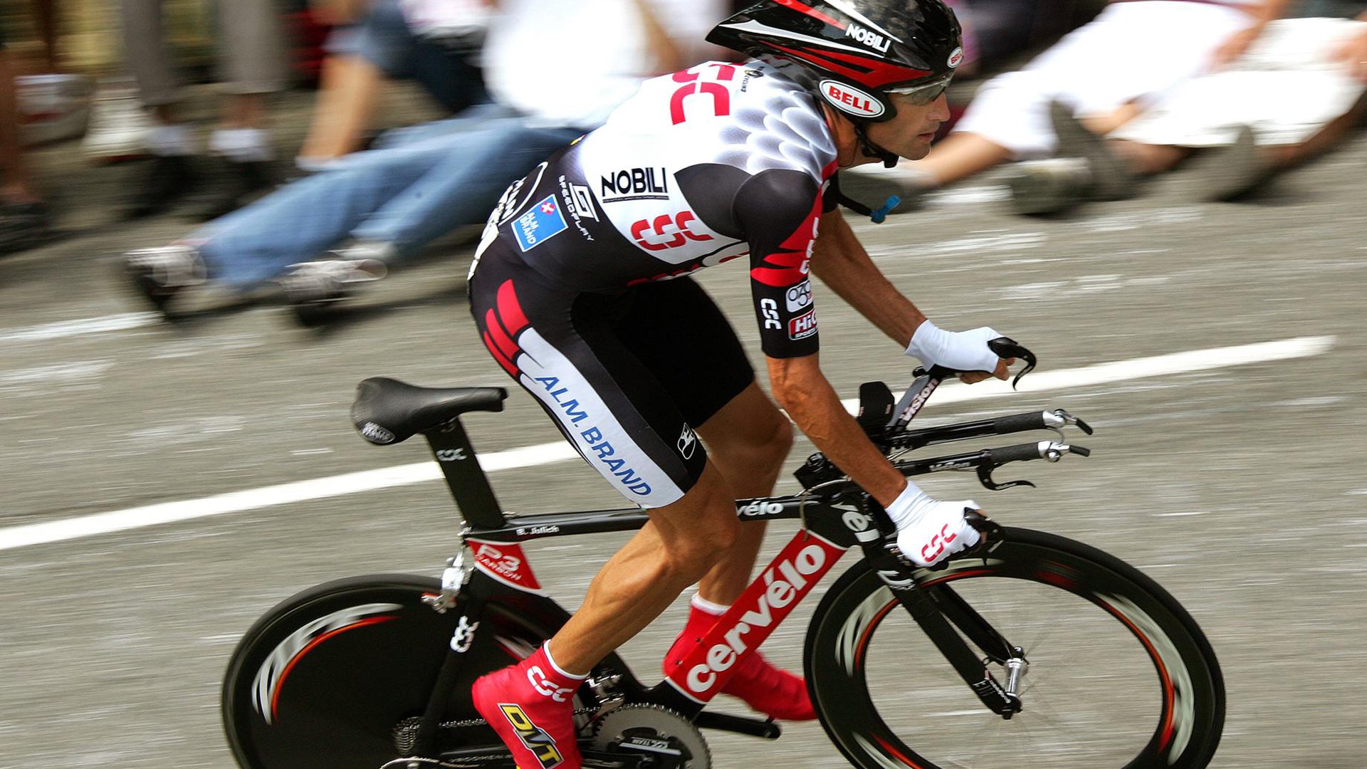 小国豪情对撼百年豪门，一个半场，阿克何以定义巨星价值？