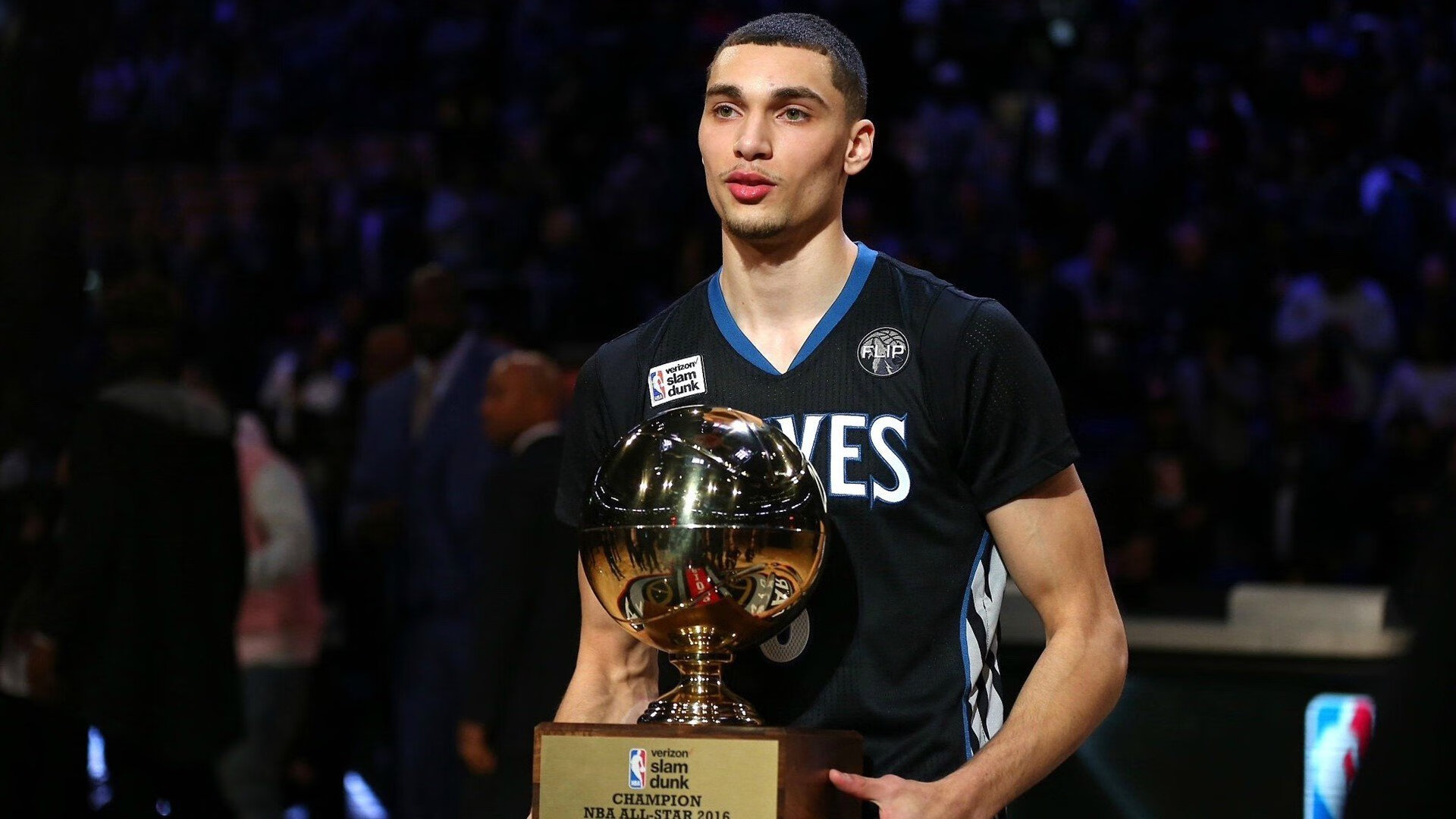 九游娱乐官方网站-绝境中的轰鸣，无名之辈米切尔，如何用加时赛怒吼撕裂十冠王神话？