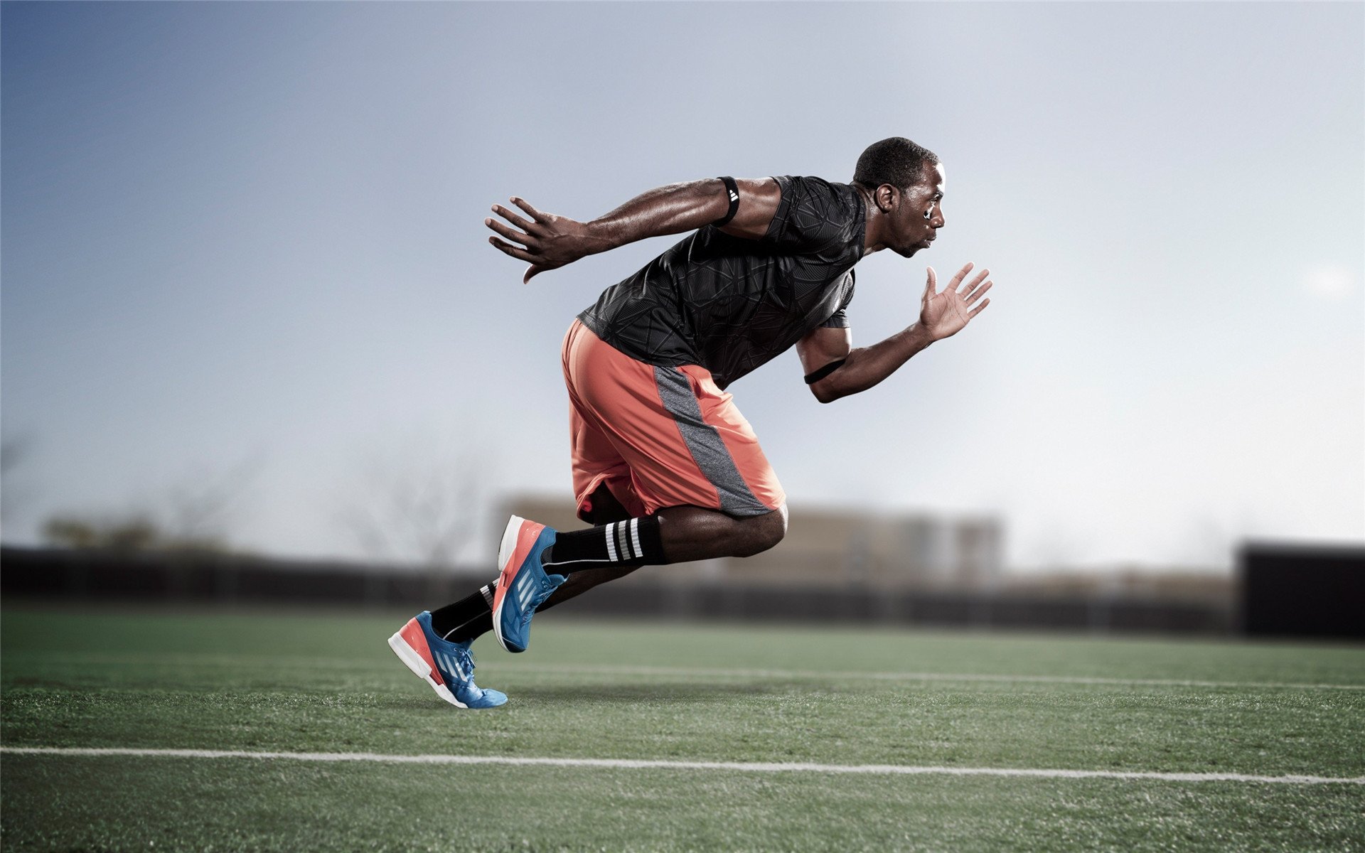 9you娱乐-平行宇宙的双星，F1争冠之夜与姆巴佩的冠军法则